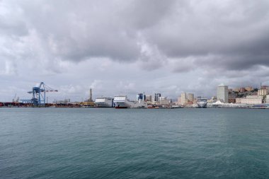 Akdeniz 'in en önemli limanlarından biri olan Cenova Limanı.