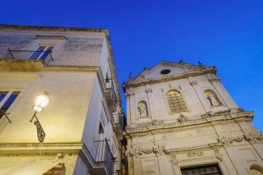 Barok tarzında ön cephede dekorasyon. Lecce, Puglia, İtalya