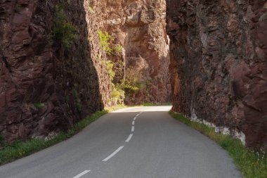 Daluis vadilerindeki dağ yolu, Bölgesel Doğa Rezervi, Güney Fransa