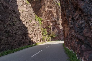 Daluis vadilerindeki dağ yolu, Bölgesel Doğa Rezervi, Güney Fransa
