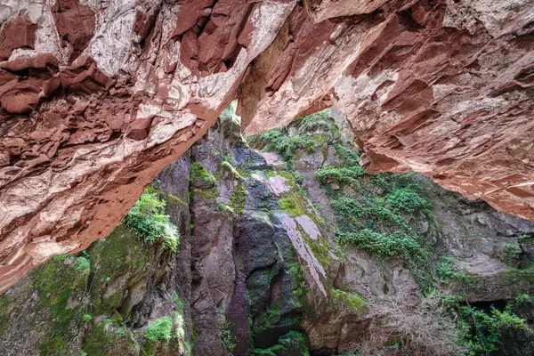 stock image Red iron oxide rock formations at Cians gorges, Regional Nature Reserve, Southern France