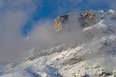 Ligurian Alplerinde kış mevsimi, Piedmont bölgesi, kuzey batı İtalya