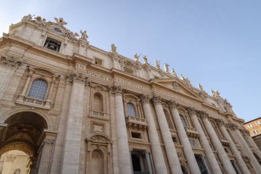 Vatikan - 15 Ekim 2024: St. Peter Bazilikası, Vatikan Şehri, Roma, İtalya