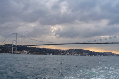 İstanbul Boğazı İstanbul, Türkiye 'de 15 Temmuz Şehitleri' nin asma köprü manzarası