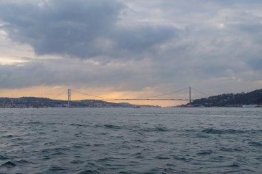 15 Temmuz Şehit 'in İstanbul Boğazı üzerindeki asma köprüsüne uzaktan bakış