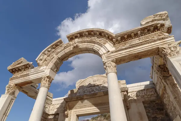 Efes 'teki Hadrian Tapınağı, Selcuk, İzmir ili, Türkiye