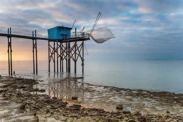 フランスのアキテーヌ海岸にあるラ ロシェル近くのマルクイックでの釣り用カルレット — ストック写真