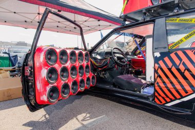 Ritmik Ride A Car Sonik Sığınak 'a dönüştü Kapıları benzersiz ses gücüyle yankılanıyor.!