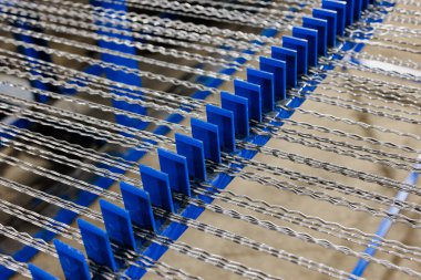 Geleneğin İplikleri Bir Dokuma Odasının Yakın Çekimi Tekstil 'in Karmaşık Dansını Yakalıyor.