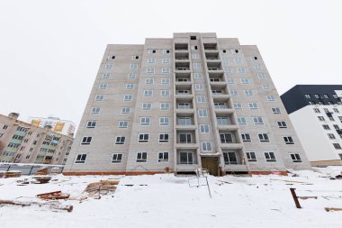 Kışlar, Karla Kaplanmış Huzur Ortasında Çok Katlı Huzurlu Bir Daire Kucaklıyor!