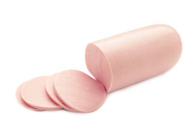 Dilimlenmiş domuz sosisi, beyaz arka planda izole edilmiş. Üst görünüm