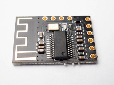 Kablosuz ses devresini beyaz izole bir arkaplanda kapat