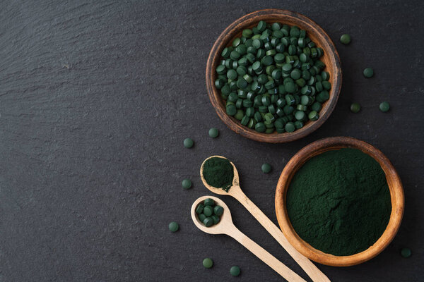 Спирулина. Здоровая пища. Натуральный органический антиоксидант .  