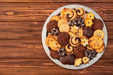 Kurabiye karışımı. Bir sürü sağlıksız atıştırmalık. Üst Manzara. Gıda arkaplanı