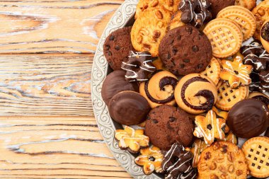 Kurabiye karışımı. Bir sürü sağlıksız atıştırmalık. Üst Manzara. Gıda arkaplanı