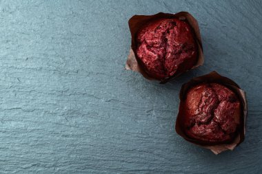 Tatlı böğürtlenli kek (kek). En iyi görüntü fotoğrafçılığı