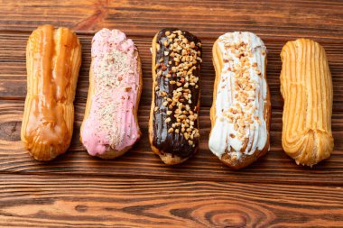 Pastel kaplamalı geleneksel Fransız tatlısına çeşitli eklerdik. Yemek fotoğrafçılığı