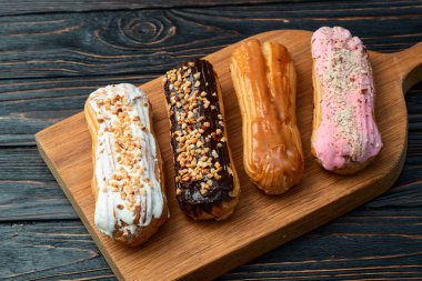 Pastel kaplamalı geleneksel Fransız tatlısına çeşitli eklerdik. Yemek fotoğrafçılığı