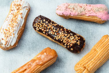 Pastel kaplamalı geleneksel Fransız tatlısına çeşitli eklerdik. Yemek fotoğrafçılığı