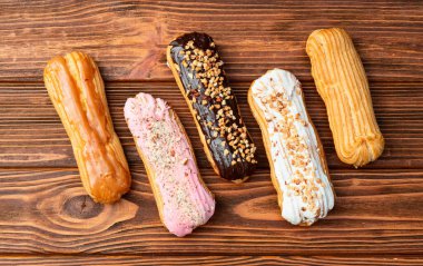 Pastel kaplamalı geleneksel Fransız tatlısına çeşitli eklerdik. Yemek fotoğrafçılığı