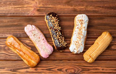 Pastel kaplamalı geleneksel Fransız tatlısına çeşitli eklerdik. Yemek fotoğrafçılığı