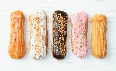 Pastel kaplamalı geleneksel Fransız tatlısına çeşitli eklerdik. Yemek fotoğrafçılığı