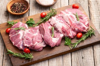 Çiğ domuz eti. En iyi görüntü fotoğrafçılığı