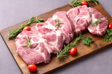 Çiğ domuz eti. En iyi görüntü fotoğrafçılığı