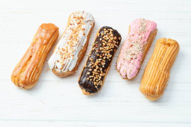 Pastel kaplamalı geleneksel Fransız tatlısına çeşitli eklerdik. Yemek fotoğrafçılığı