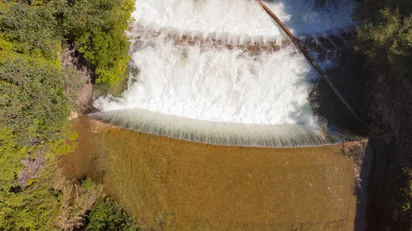Wasserfall Den Bergen Sommer — Stockfoto