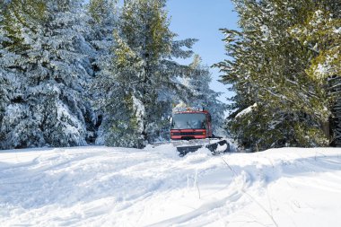 Bulgaristan 'ın Vitosha Dağı' ndaki Profesyonel Kar küreme aracı