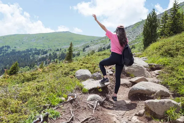 Yaz Dağında Gezgin Kadın. Vitosha Dağı, Bulgaristan