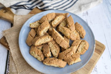 Fıstıklı İtalyan Cantuccini kurabiyesi.