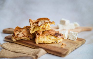 Ev yapımı Cheese Phyllo Pastası