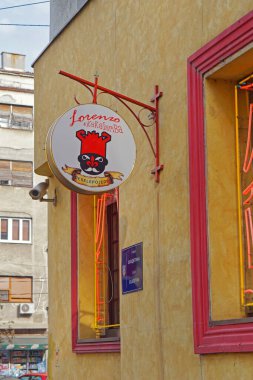 Belgrad, Sırbistan - 5 Ekim 2020: Eklektik restoran Lorenzo ve Kakalamba Başkent Cvijiceva Caddesi 'nde.