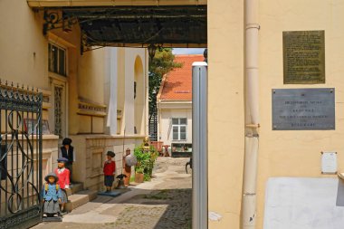 Belgrad, Sırbistan - 5 Temmuz 2021: Eski kasaba yaz günü Eğitim Müzesi binasını ziyaret edin.