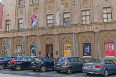 Belgrad, Sırbistan - 5 Temmuz 2021: Yugoslav film arşivi müzesi Başkent merkezindeki Uzun Mirkova caddesinde dış bina.