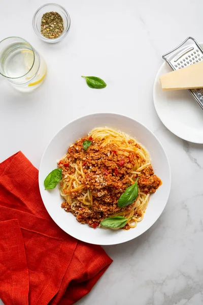 Vista Superior Macarrão Italiano Espaguete Bolonhesa Tigela — Fotografia de Stock
