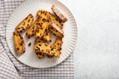Tatlı cantuccini badem bisküvilerinin üst görünümü kopyalama alanı