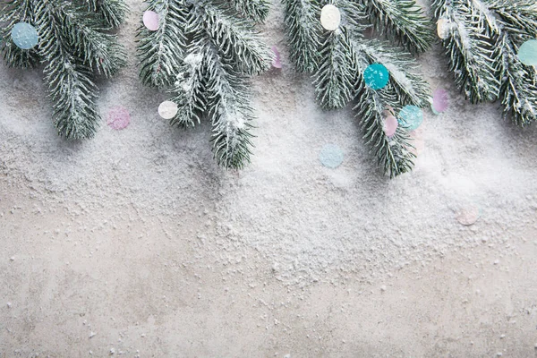 枝とクリスマス冬の背景雪のコピースペース休日のコンセプト — ストック写真