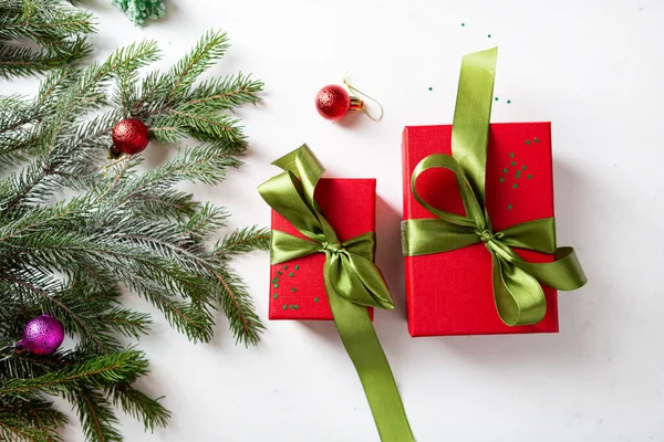 Vista Superior Duas Caixas Natal Vermelho Espaço Cópia Decorações Férias — Fotografia de Stock