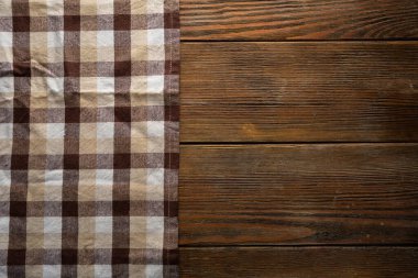 Tahtadaki mutfak kumaşının üst görüntüsü boş uzay pamuğu doğal.