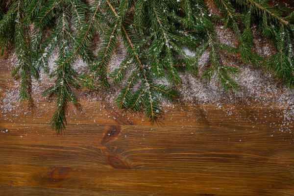 Houten Kerstachtergrond Met Groene Sparren Sneeuwkopieerruimte — Stockfoto