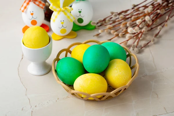 Color Spring Easter Eggs Pussy Willow Food — Stockfoto