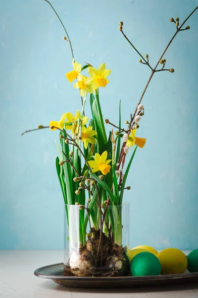 Flores Primavera Ovos Páscoa Coloridos Ainda Vida — Fotografia de Stock