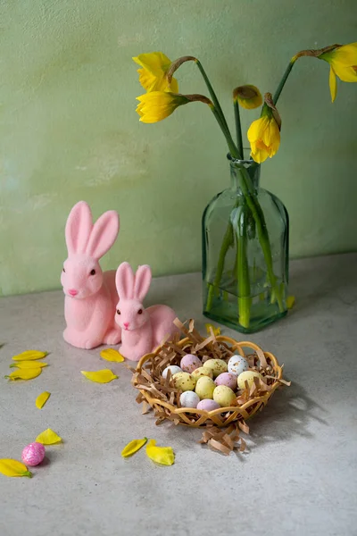 Easter Still Life Bunny Flowers Chocolate Eggs — Stock Photo, Image