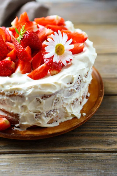 Sommerrunde Torte Mit Erdbeere Nahaufnahme Von Lebensmitteln — Stockfoto