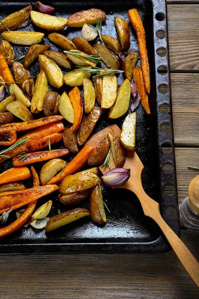 Delicious Vegetables Wedges Baking Sheet Food — Stock Photo, Image