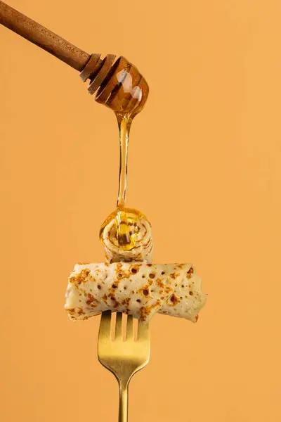 Honey Pouring French Crepes Pancake Food — Stock Photo, Image