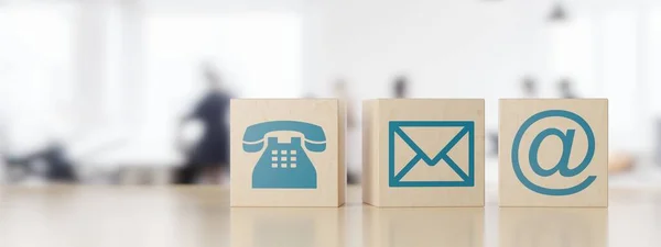 Dřevěné Krychle Nebo Box Telefon Obálka Dopis Mailové Symboly Řadě — Stock fotografie